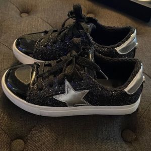 Steve Madden girls sneakers